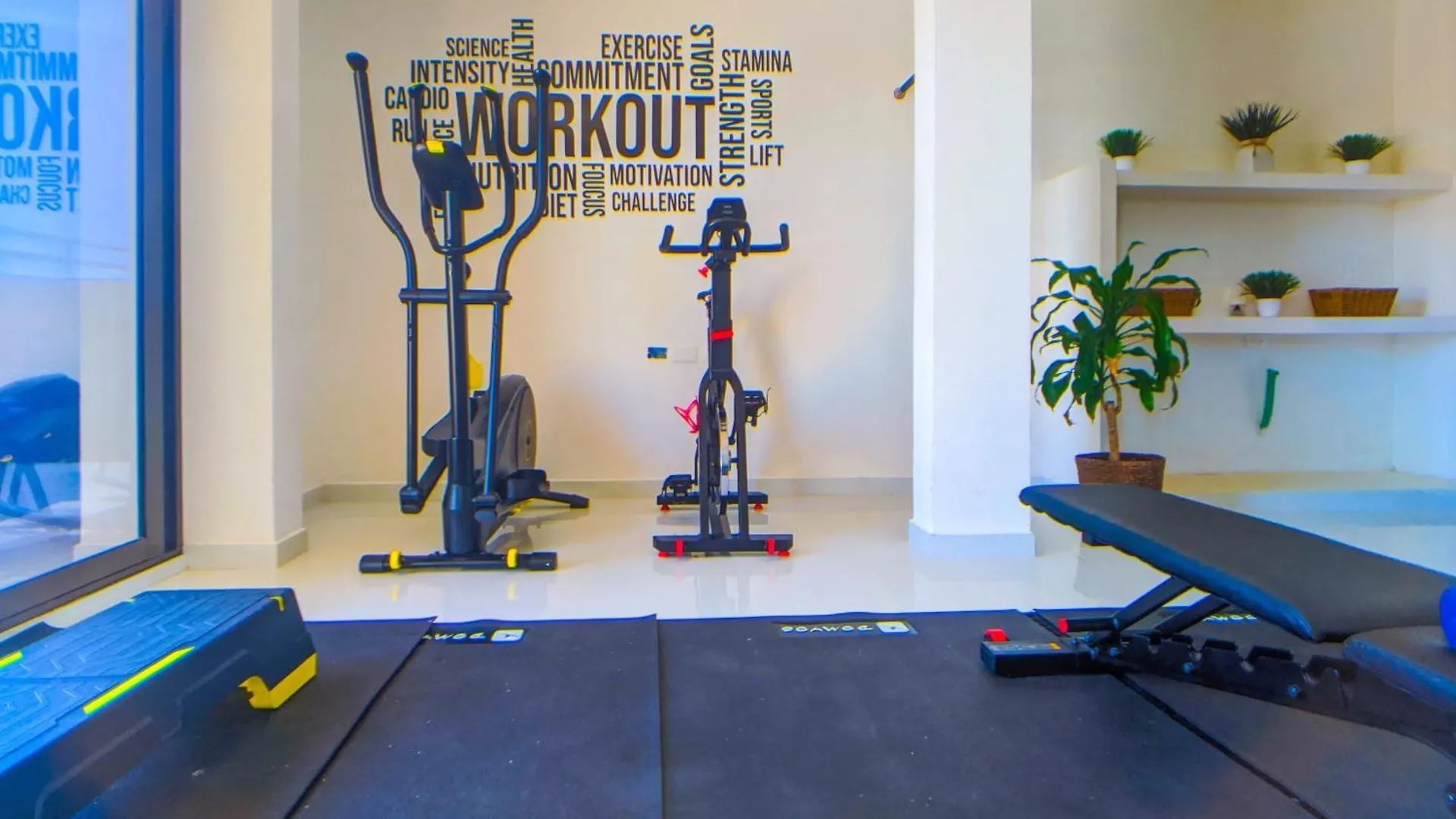 아파트 500M To Beach L King Beds Kitchen L Pool Patio Gym Bikes Ac 20405 신데 델 카르멘