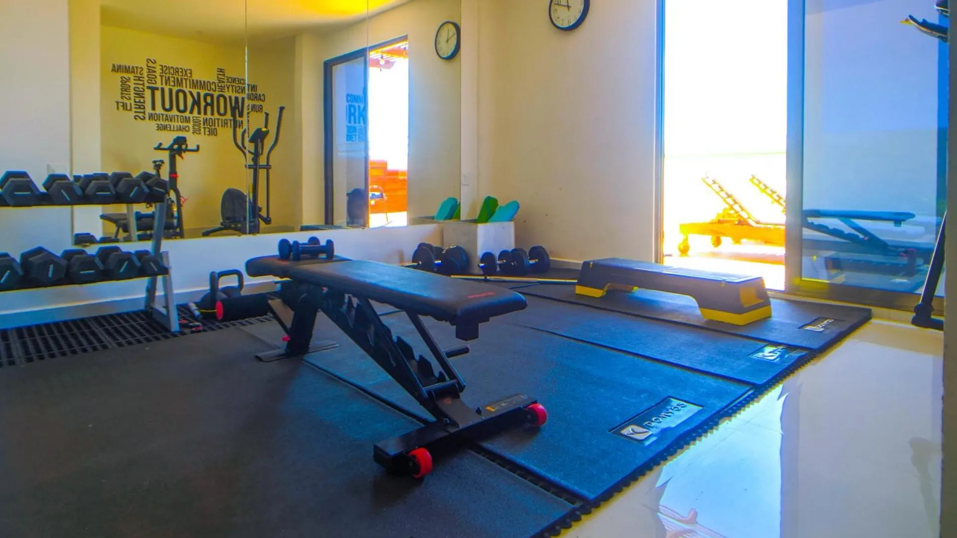 500M To Beach L King Beds Kitchen L Pool Patio Gym Bikes Ac 20405 신데 델 카르멘 아파트