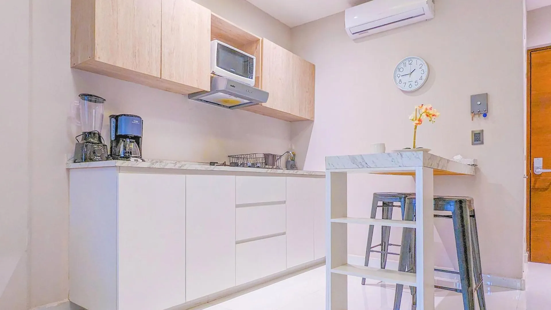 500M To Beach L King Beds Kitchen L Pool Patio Gym Bikes Ac 20405 신데 델 카르멘 아파트