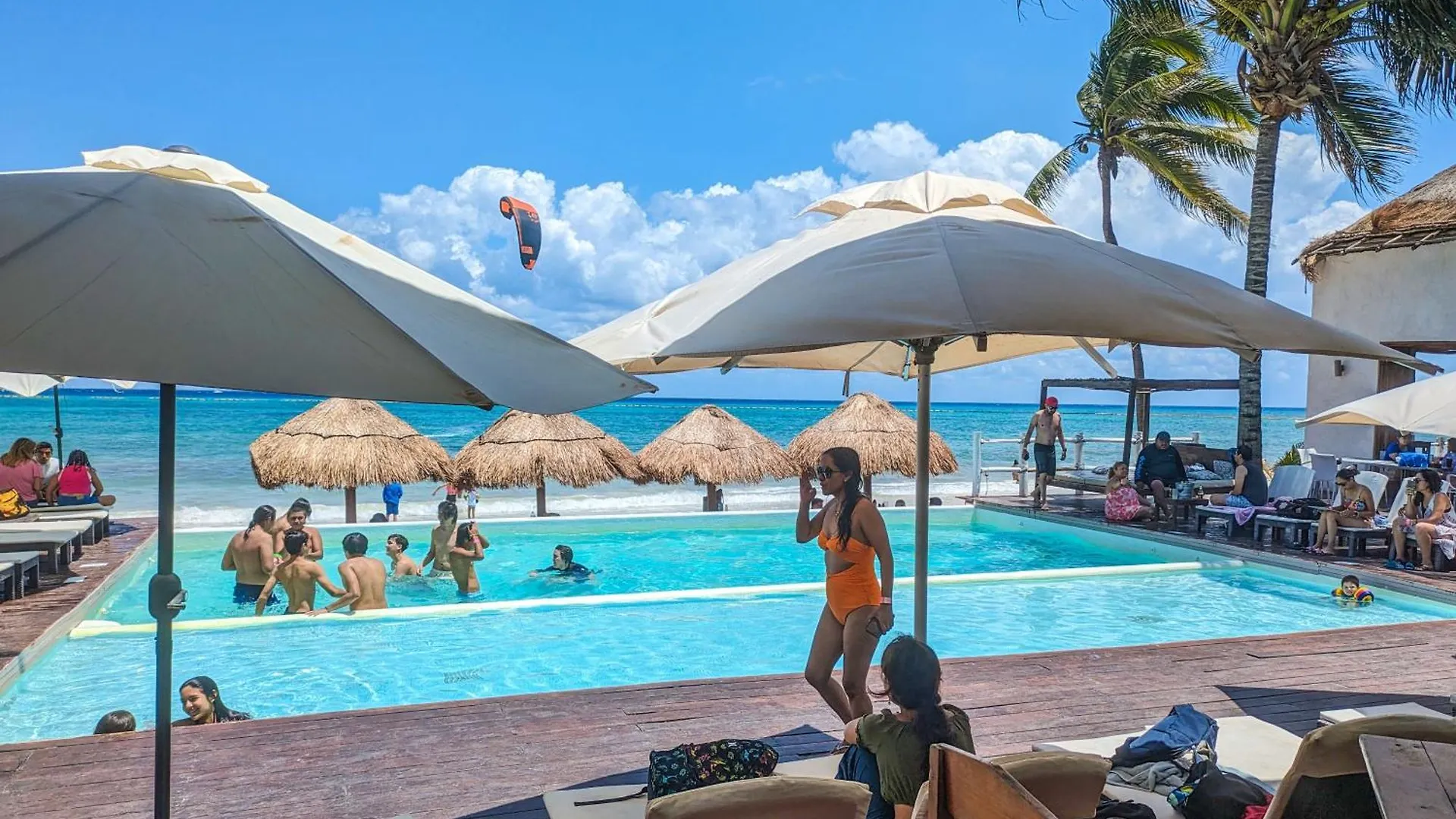 500M To Beach L King Beds Kitchen L Pool Patio Gym Bikes Ac 20405 Playa del Carmen 0*,  Mexique