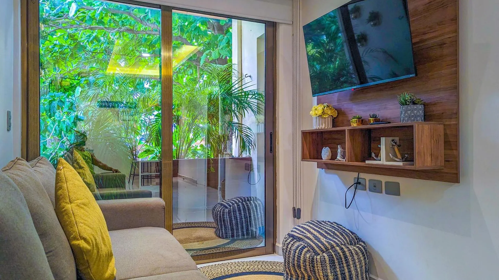 500M To Beach L King Beds Kitchen L Pool Patio Gym Bikes Ac 20405 Playa del Carmen 0*,